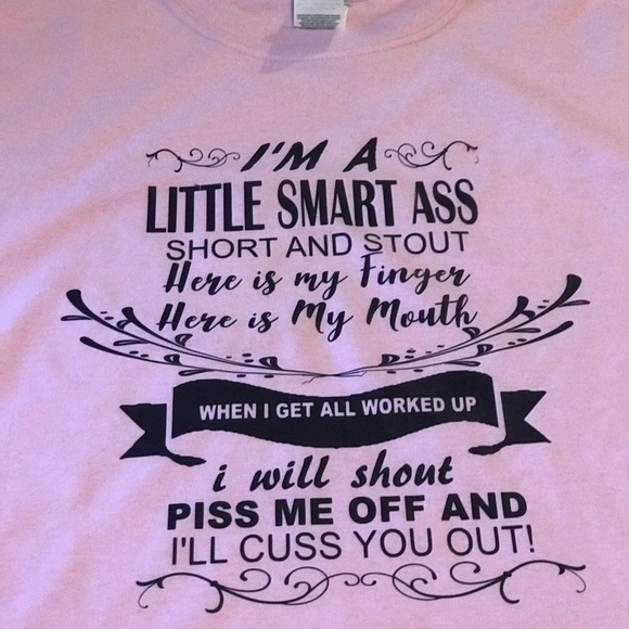 Gildan Tops - Graphic tee 🤷‍♀️